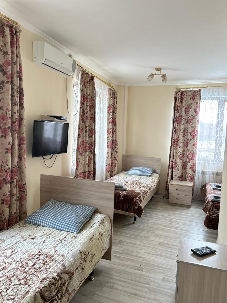 Талисман Hotel Aqtau Buitenkant foto